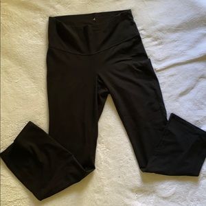 2 pairs Old Navy maternity active yoga pants